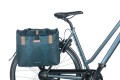 Basil Elegance City-Shopper cykeltaske (estate  blue). Materialet er af genbrugte PET-flasker. Hook-on system. Vol 20-26 L